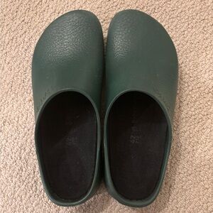 Super Birki’s Forest Green Slip-On Clogs